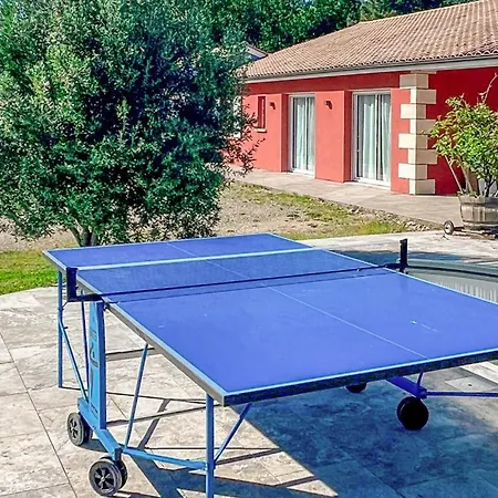 Pet Friendly In Eyraud-crempse-maurens Feriehus Laveyssiere