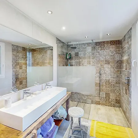 Lovely In Eyraud-crempse-maurens 펜션 *