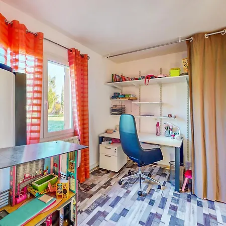 Feriehus Pet Friendly In Eyraud-crempse-maurens