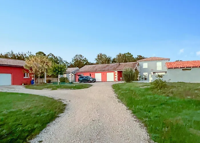 Lovely In Eyraud-crempse-maurens Hébergement de vacances