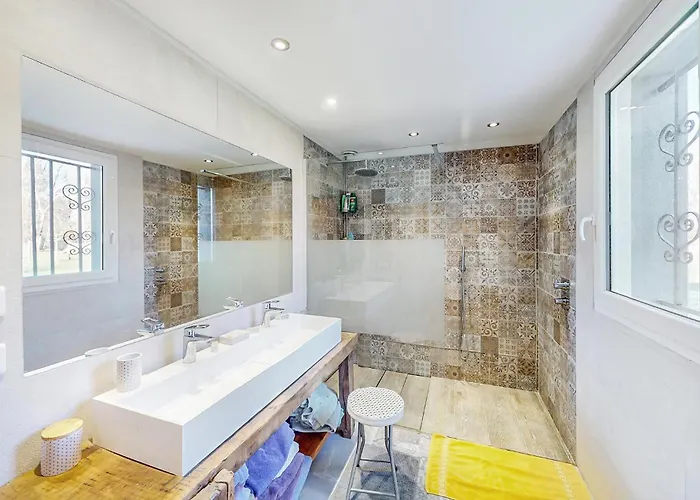 Lovely In Eyraud-crempse-maurens Hébergement de vacances *